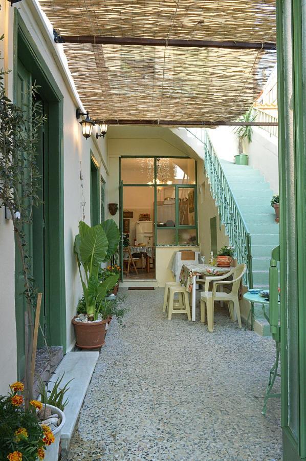Pireas Port Next To Metro Artistic House Apartment Ngoại thất bức ảnh