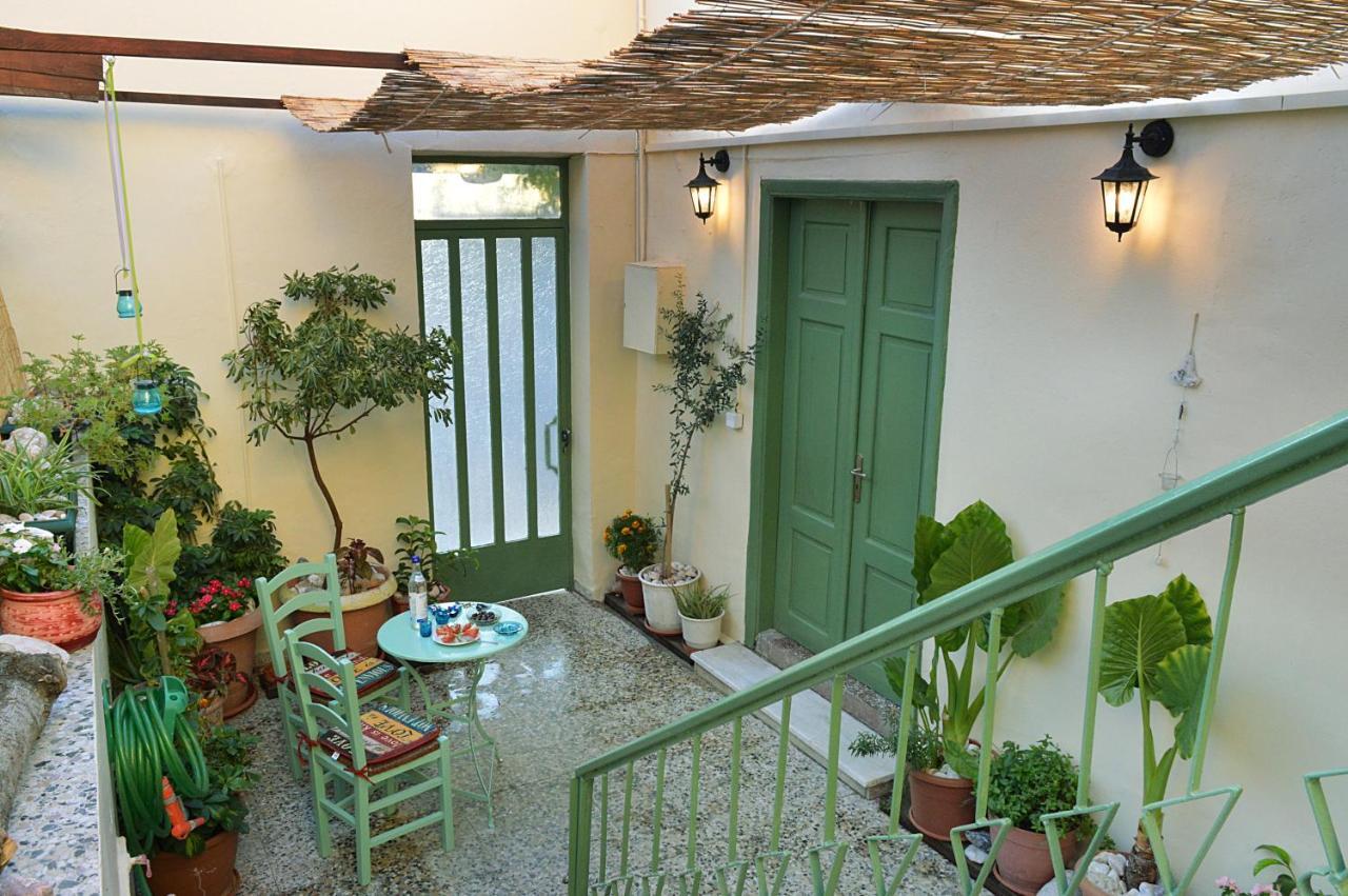 Pireas Port Next To Metro Artistic House Apartment Ngoại thất bức ảnh